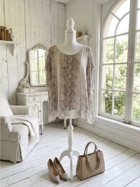 Buckle Snake Print Chiffon Blouse
